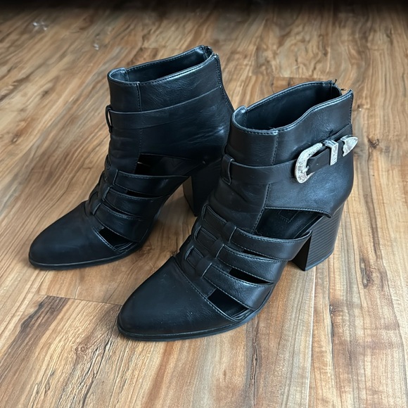 EUC Western Style Ankle Boots - Picture 1 of 3